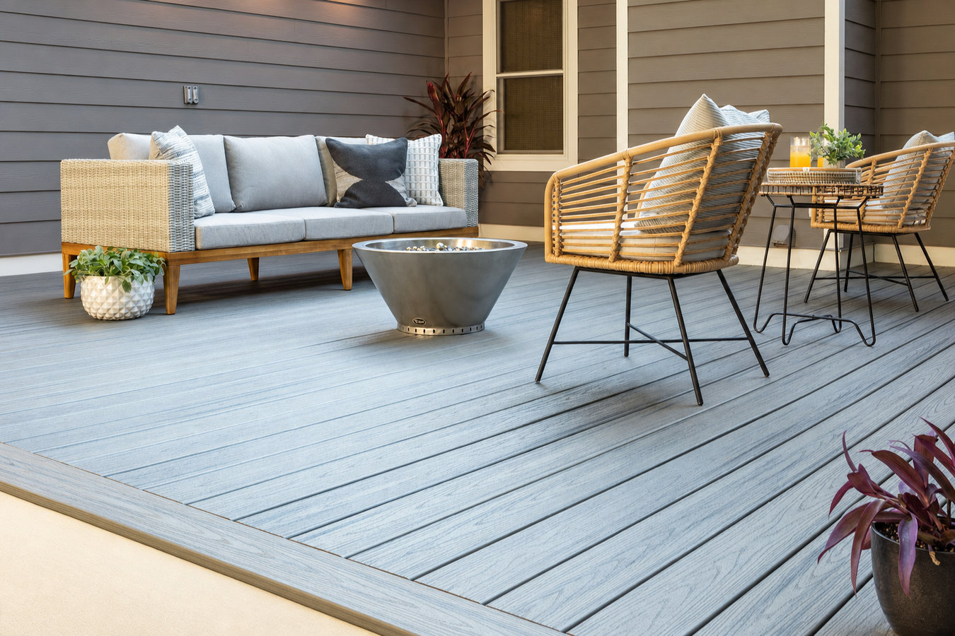 Custom deck built by Custom Syracuse Deck & Fence in Syracuse, NY